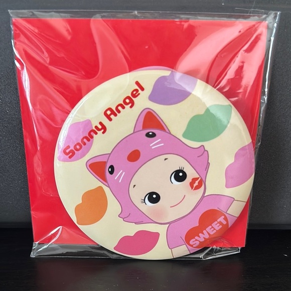 Sonny Angel Kiss Kiss Series Limited Edition Hand Mirror ❤️ - Picture 1 of 1